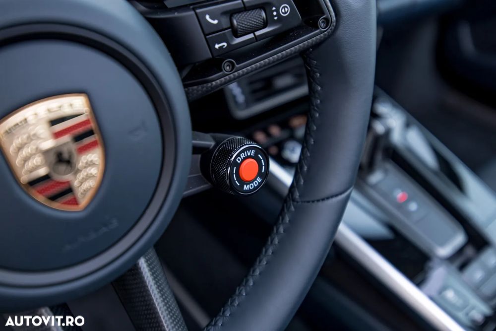 Porsche 911 4 GTS PDK - 29