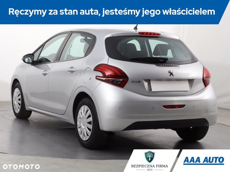 Peugeot 208 - 5