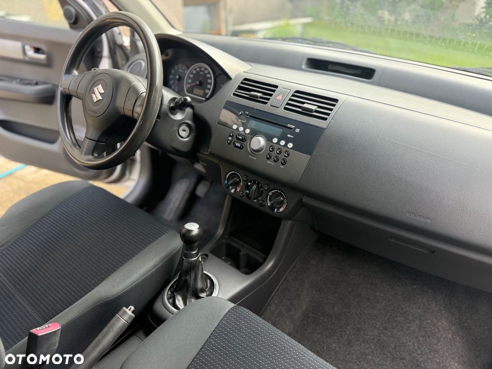 Suzuki Swift 1.3 Club - 10