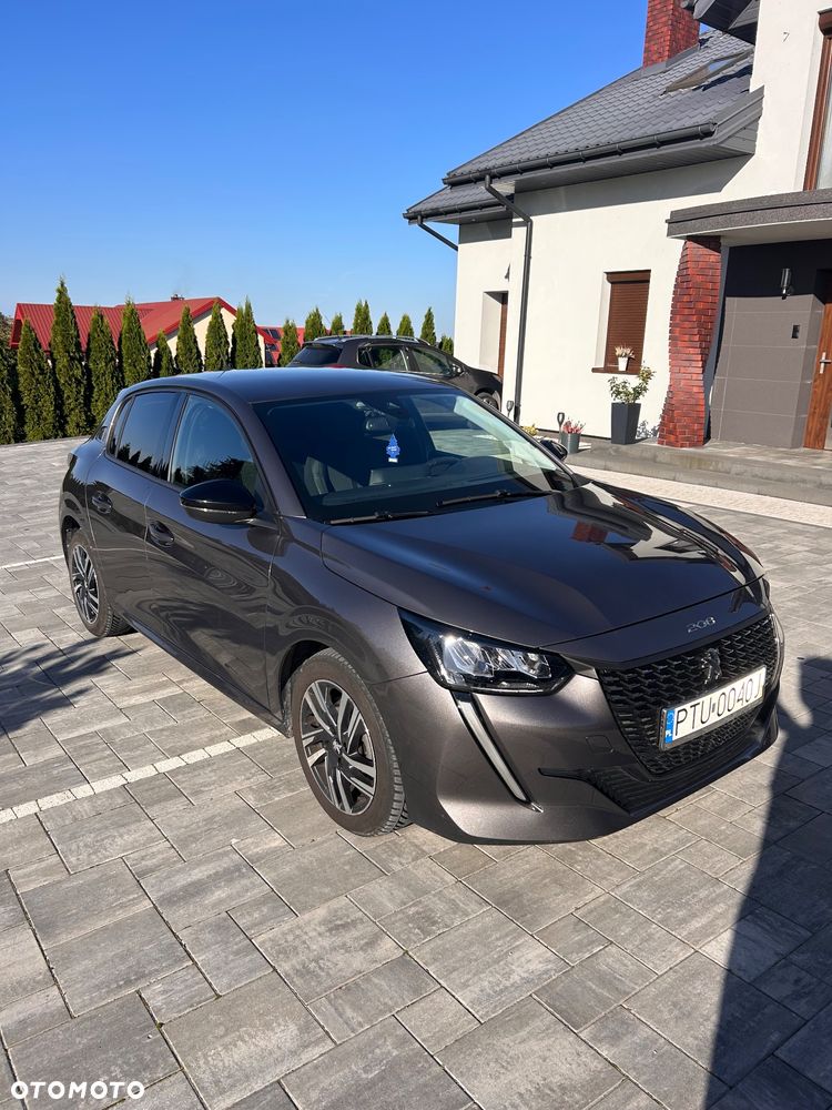 Peugeot 208 - 1