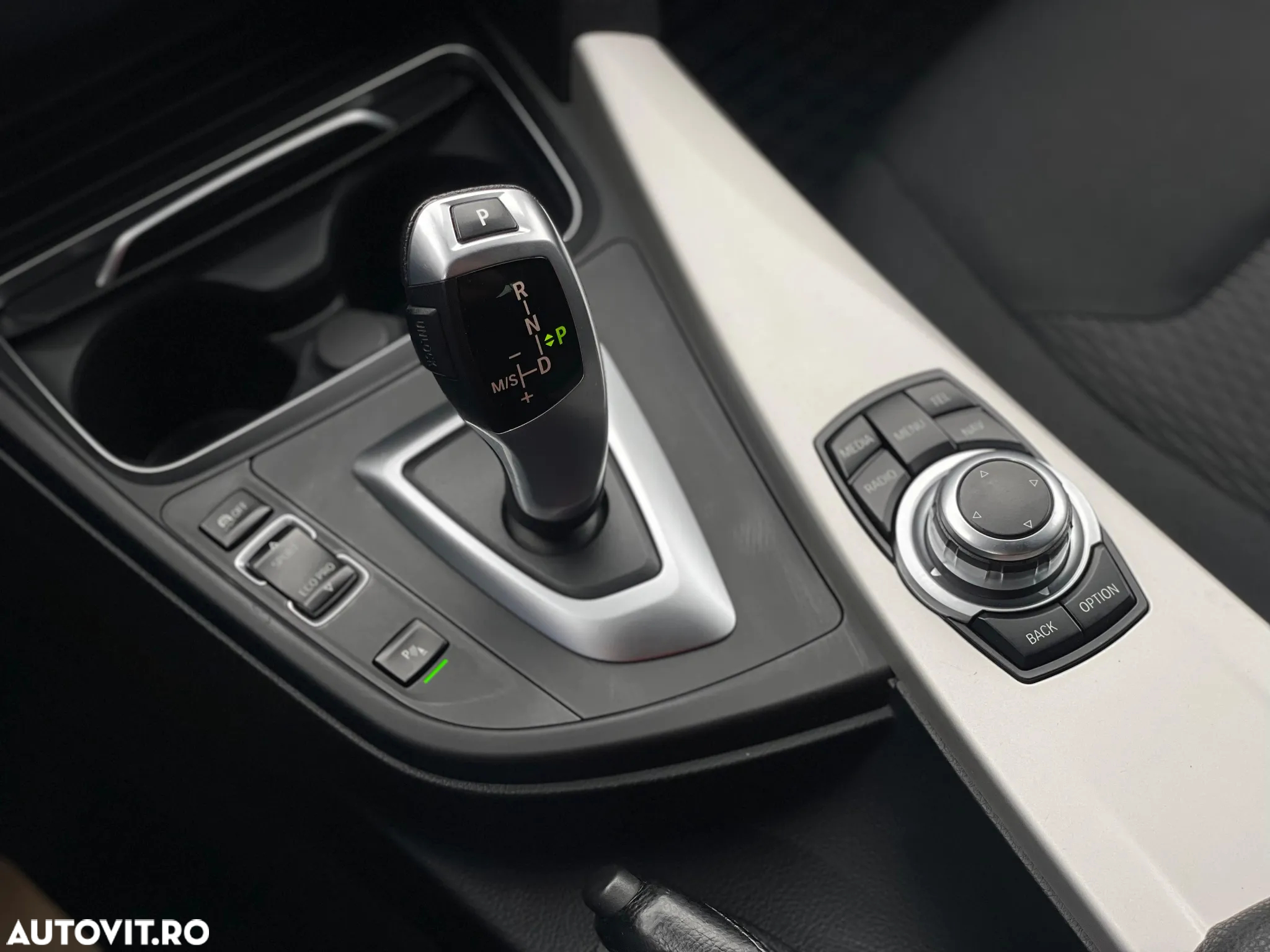 BMW Seria 3 318d Touring Aut. - 30