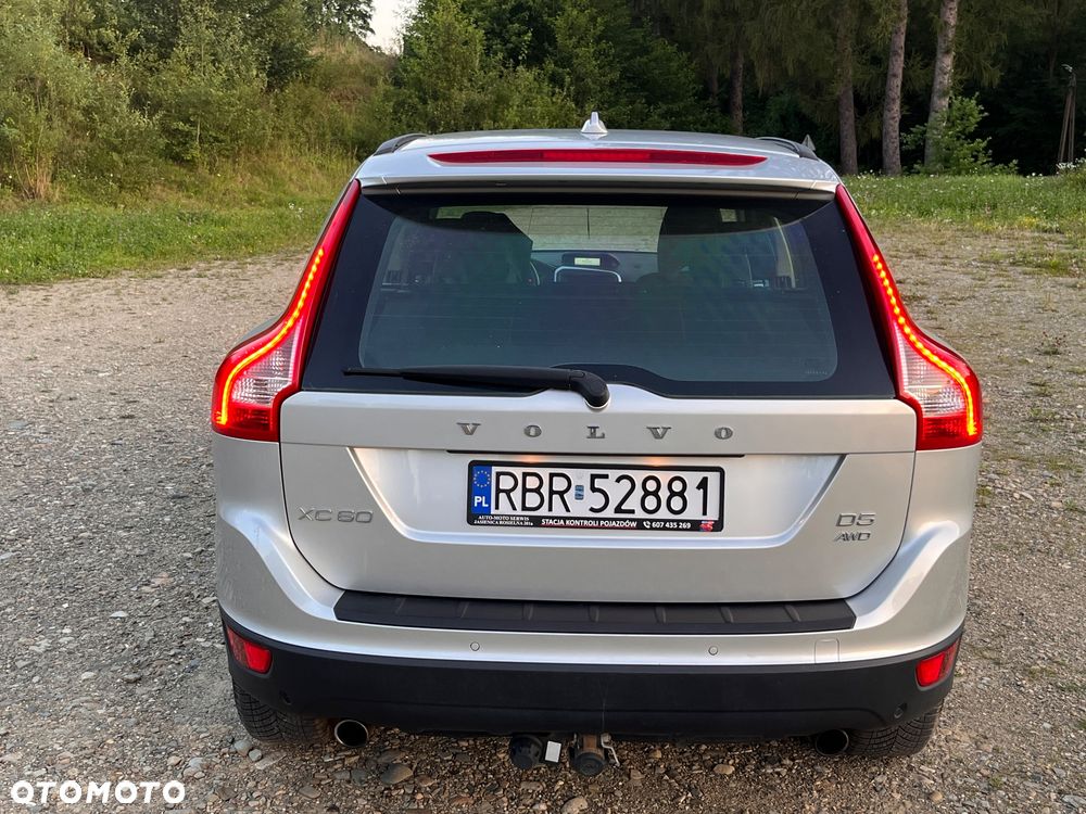 Volvo XC 60 D5 AWD Momentum - 6