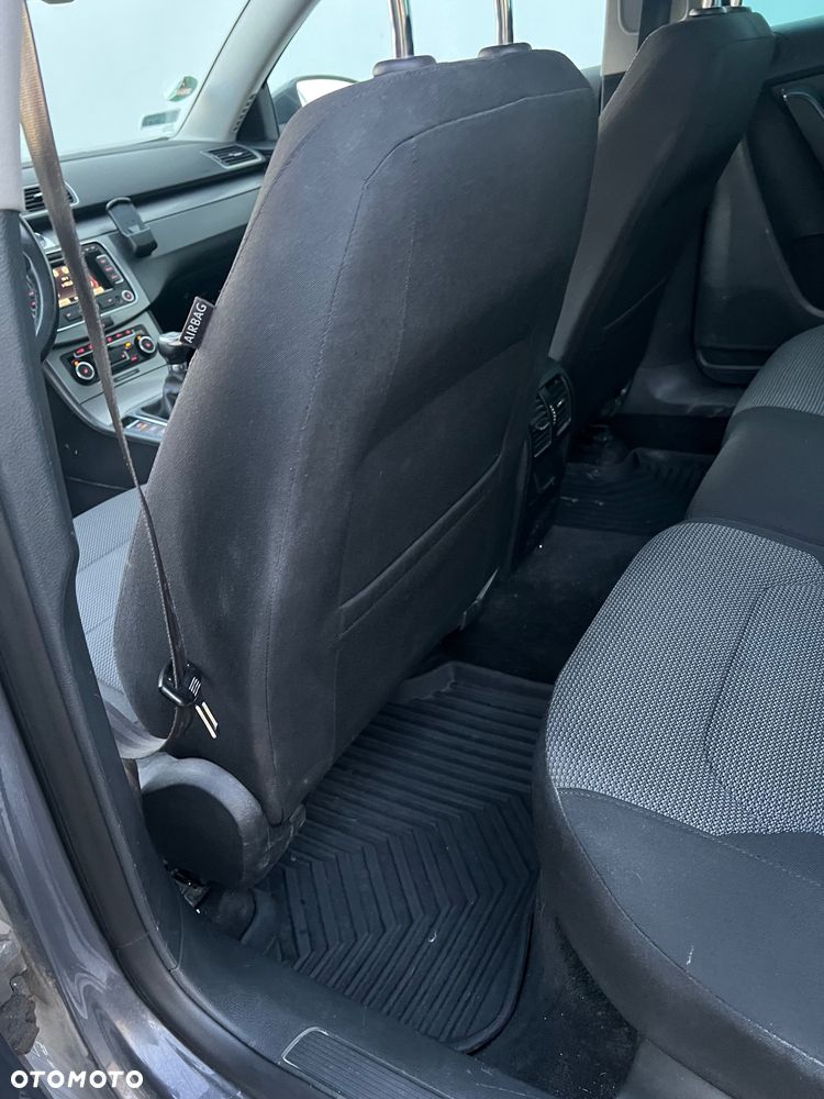 Volkswagen Passat 2.0 TDI Highline - 11