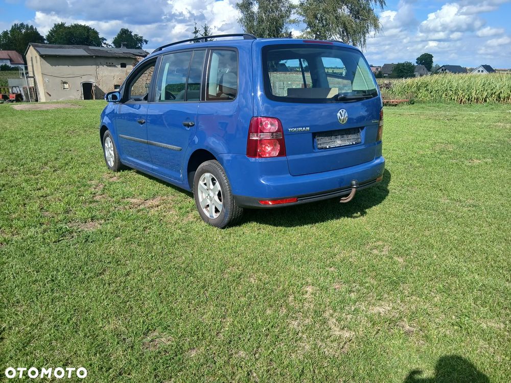 Volkswagen Touran 1.9 TDI Conceptline - 11