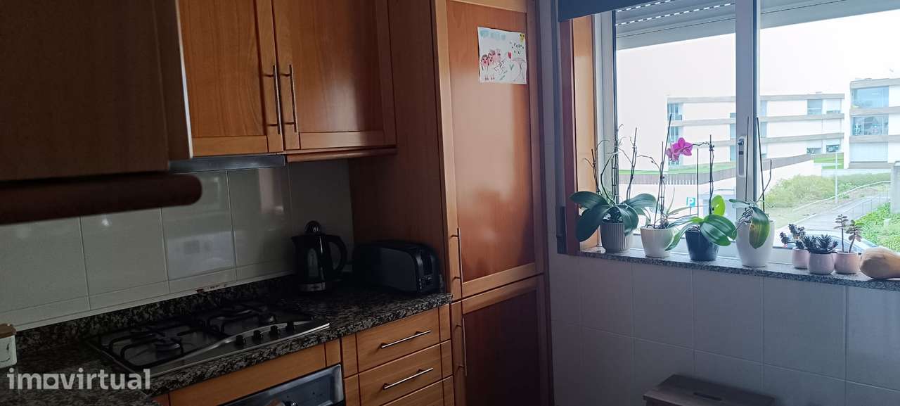 T2 com varanda, piscina e garagem em Esposende - Grande imagem: 5/8