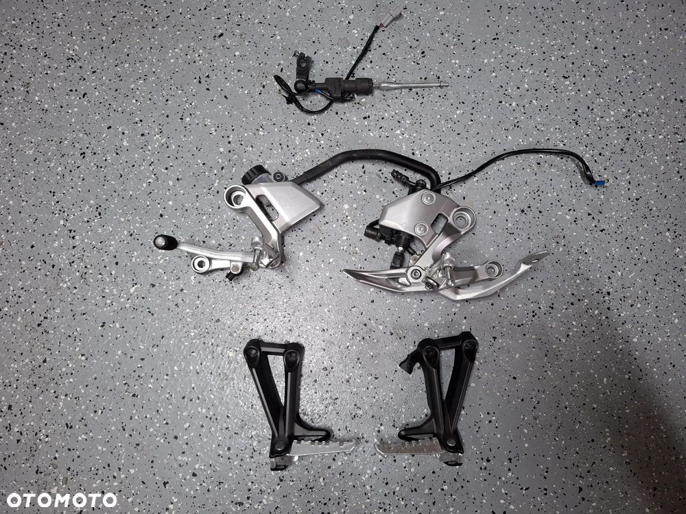 Yamaha MT09 set podnóżek dźwignia quickshifter - 1