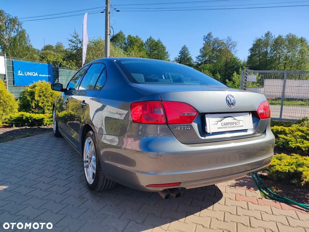 Volkswagen Jetta - 16
