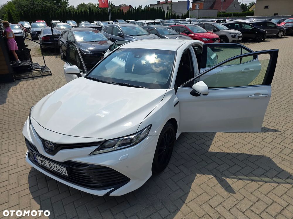 Toyota Camry - 35