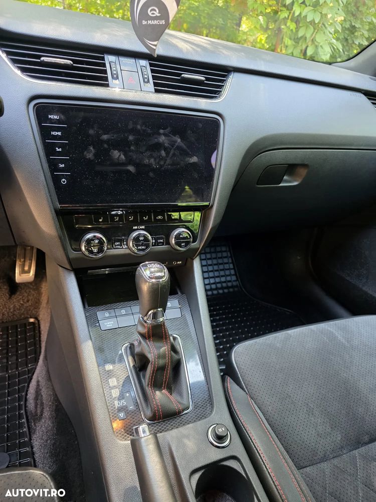 Skoda Octavia 2.0 TDI DSG 4X4 RS - 9