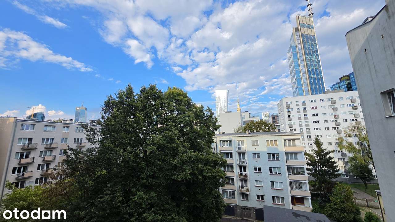 Stylowe 23 m² z widokiem na PKiN |Złota/Żelazna| winda | opcja parking