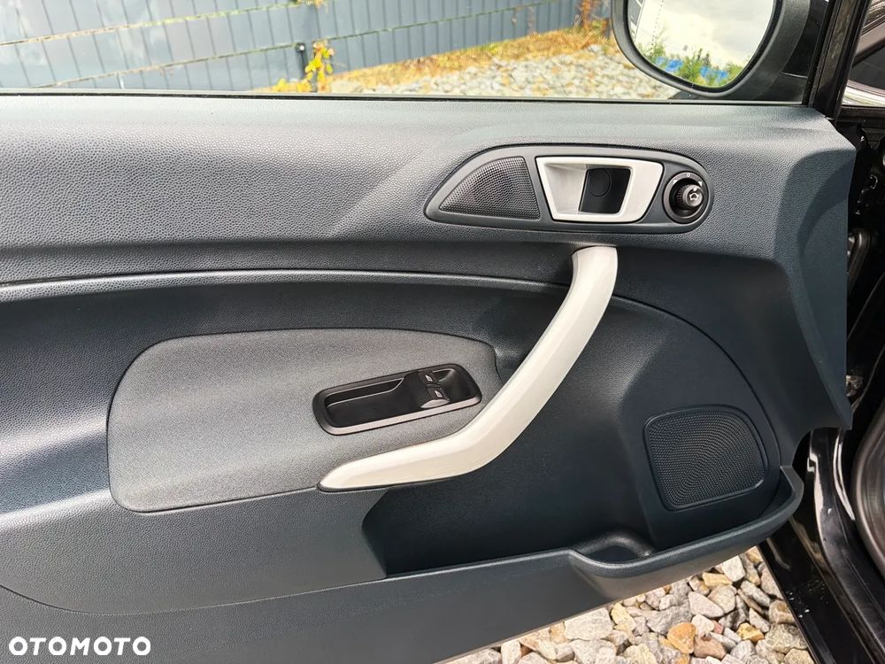 Ford Fiesta 1.25 Titanium X - 30