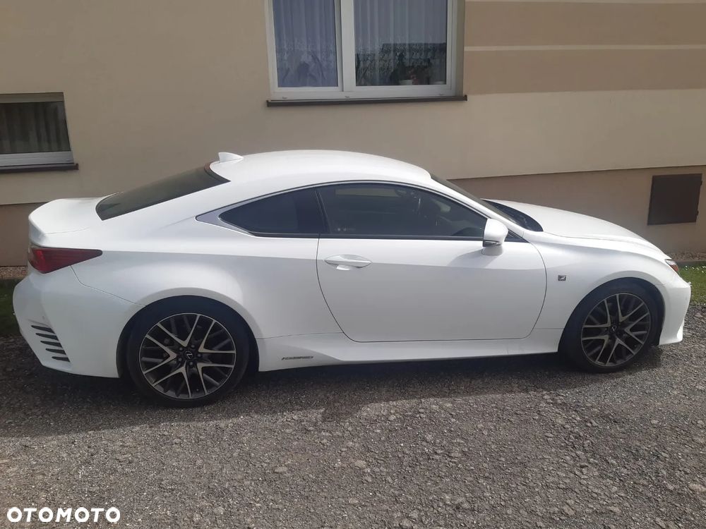 Lexus RC 300h F Sport - 6
