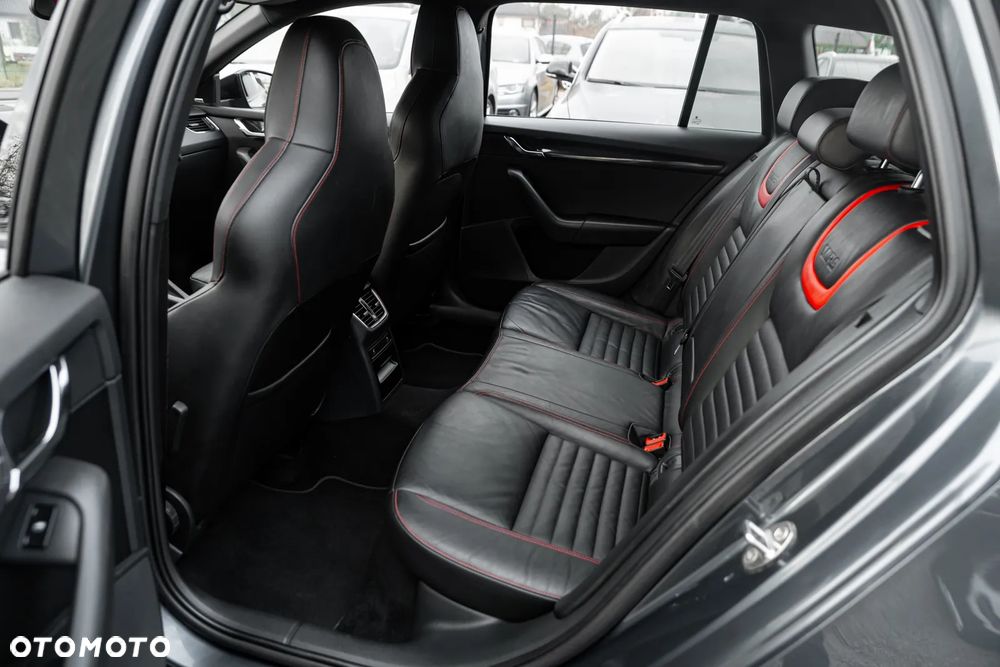 Skoda Octavia 2.0 TDI DSG RS - 21