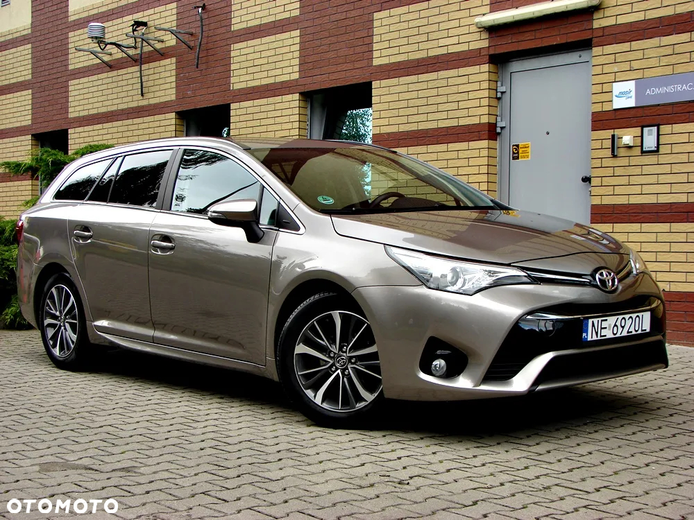 Toyota Avensis Touring Sports 1.8 Comfort - 2