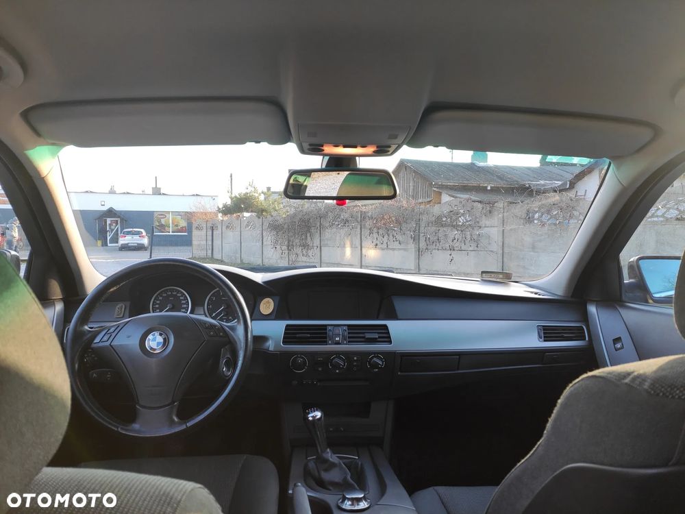 BMW Seria 5 525i Touring - 8