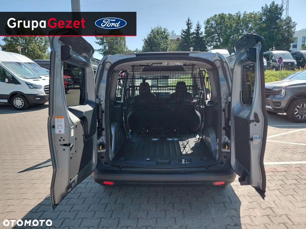 Ford Transit Courier - 14