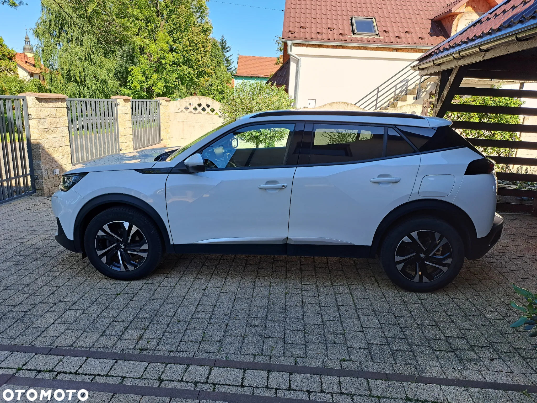 Peugeot 2008 1.2 PureTech Allure S&S - 5