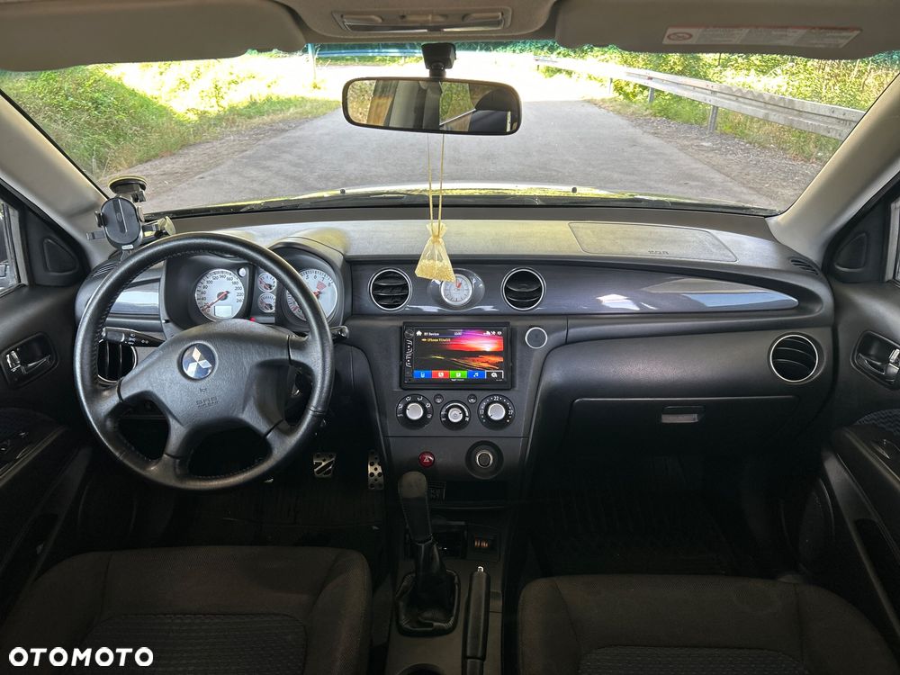 Mitsubishi Outlander 2.4 Intense - 11