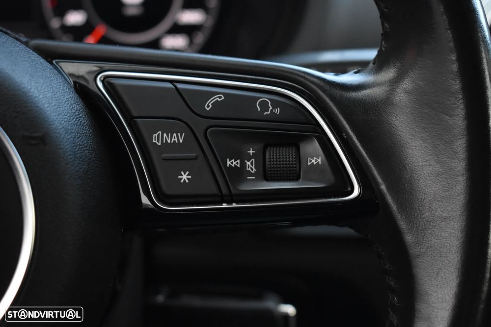 Audi A3 Cabrio 2.0 TDi S-line - 36