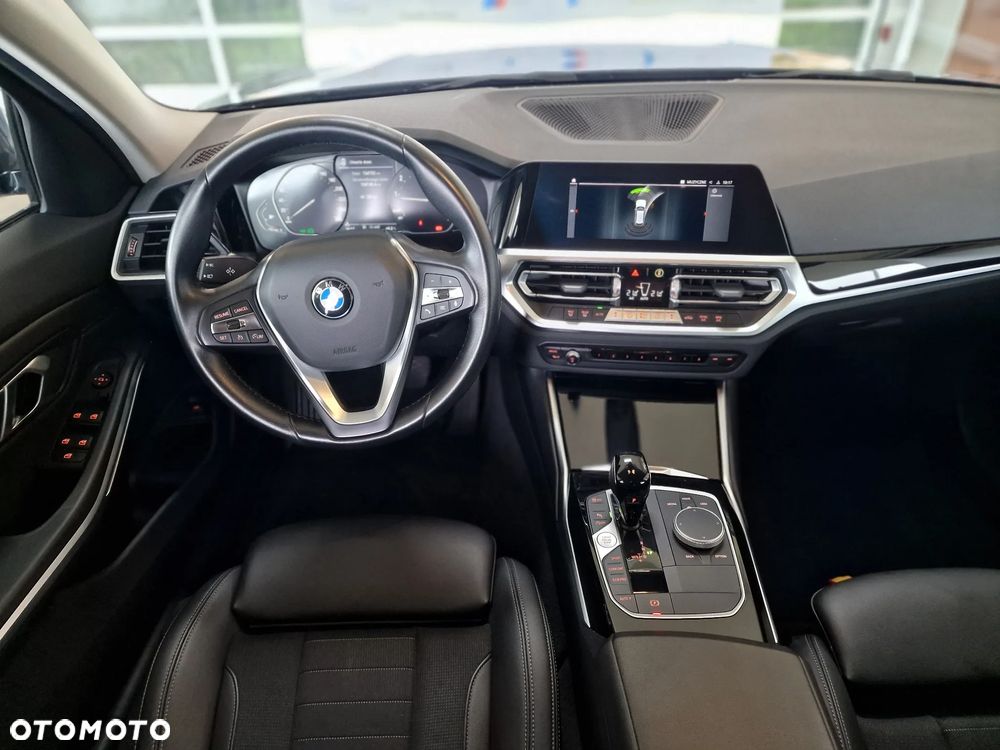 BMW Seria 3 320i Sport Line - 19