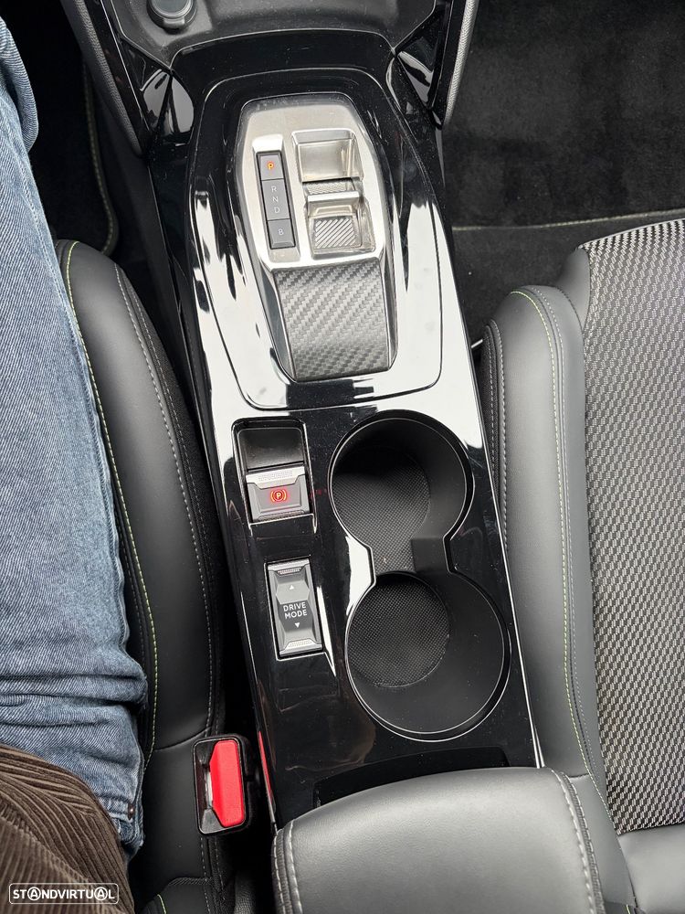 Peugeot e-208 GT - 12