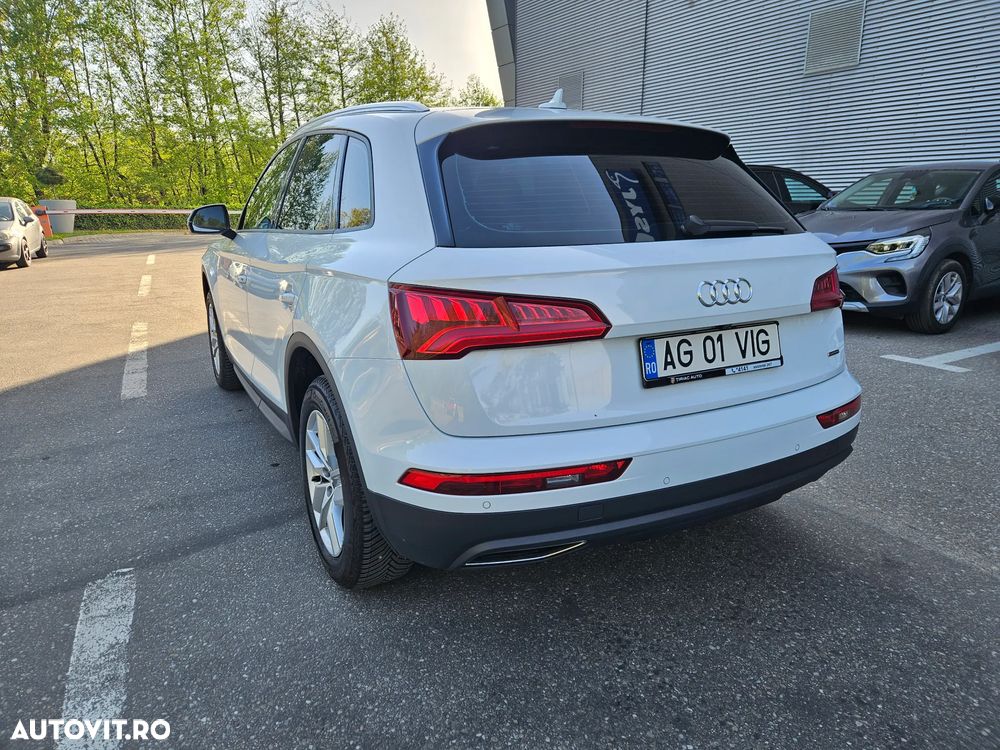 Audi Q5 2.0 40 TDI quattro S tronic Design - 2