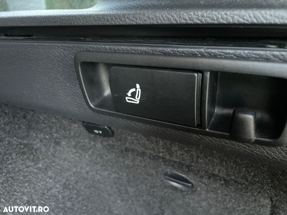 Volkswagen Passat - 32