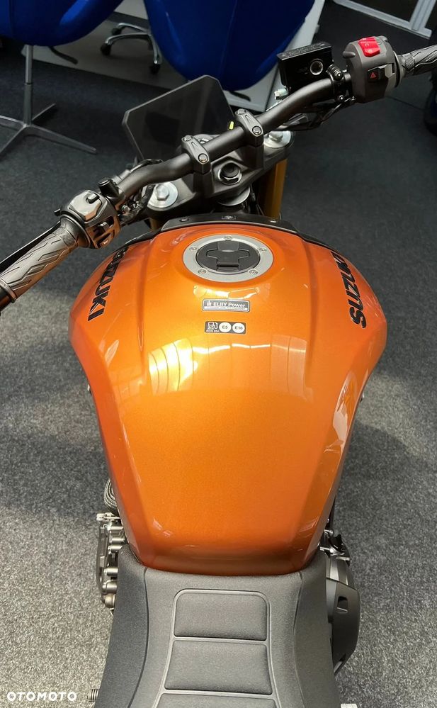 Suzuki T - 10