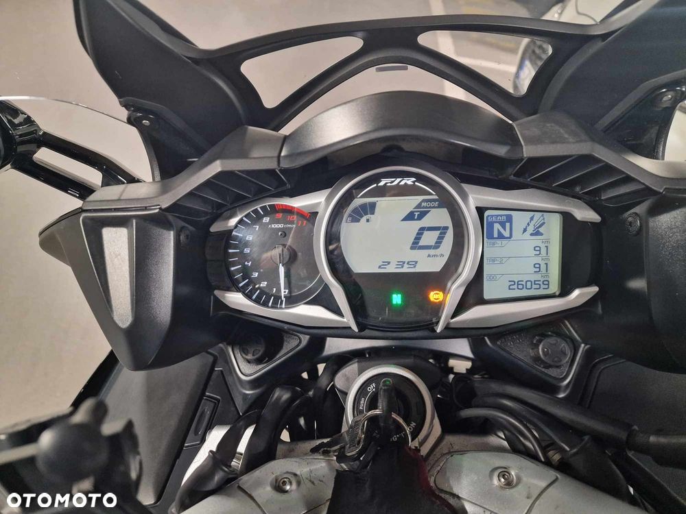 Yamaha FJR - 2