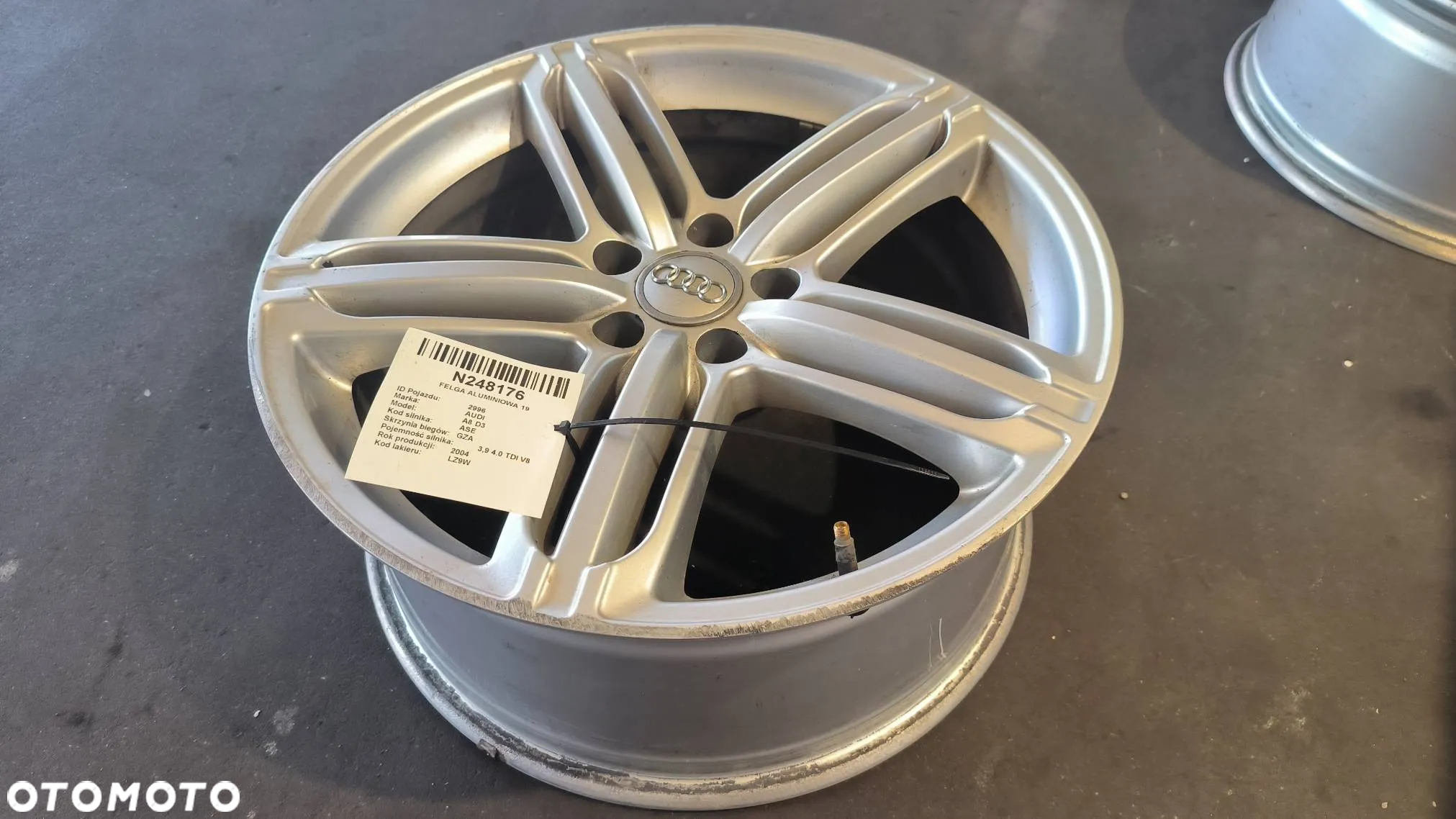 Audi A8 S8 D3 4E 2004 Felgi aluminiowe R18 5X112 ET45 8J - 9