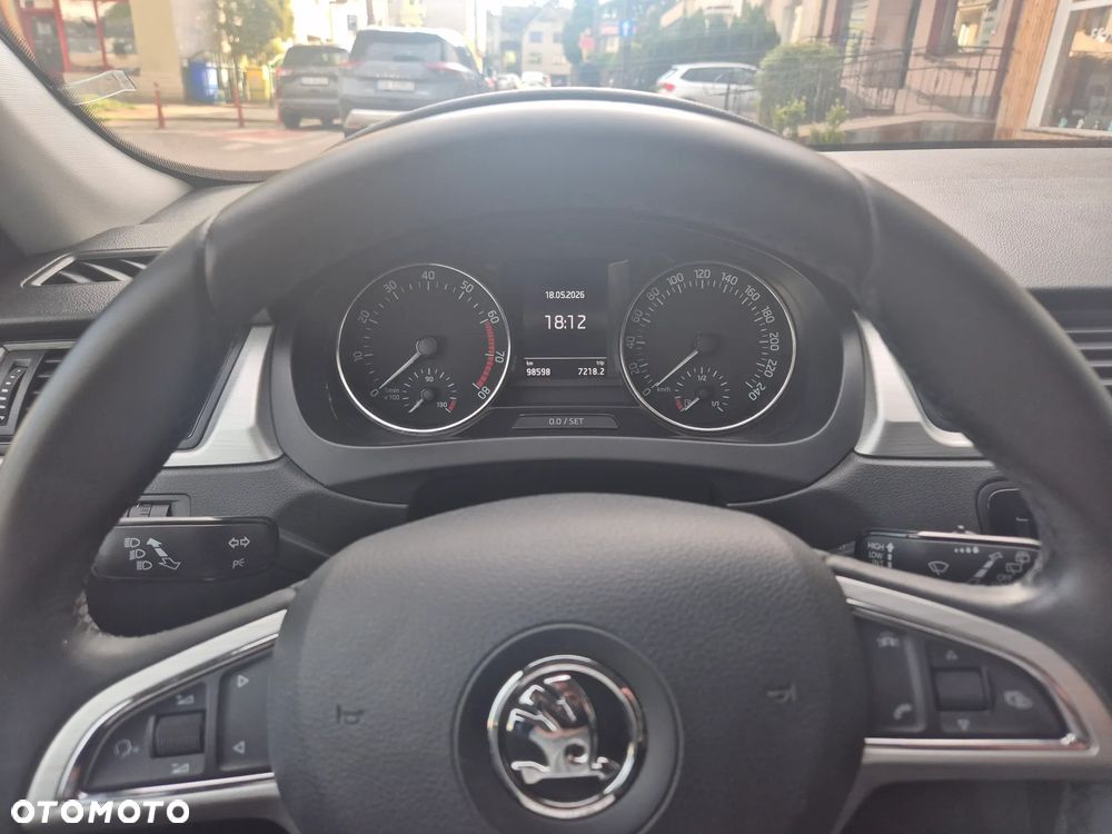 Skoda RAPID 1.2 TSI Ambition - 5