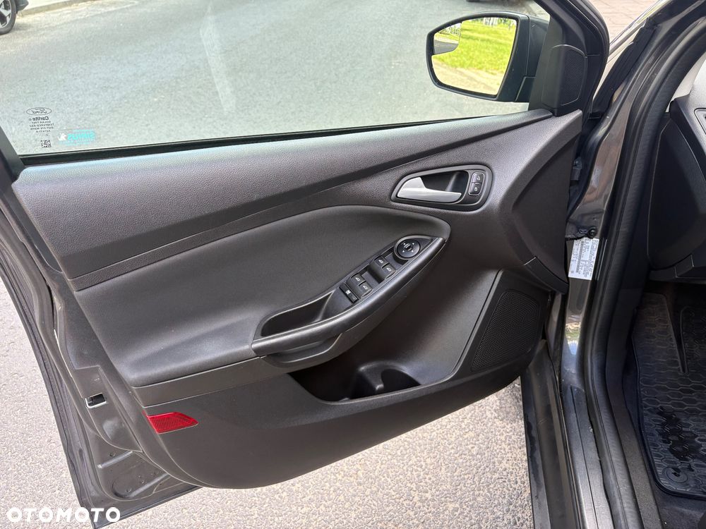 Ford Focus - 34