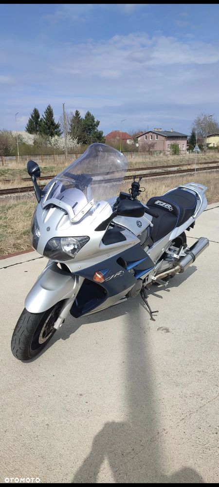 Yamaha FJR - 4