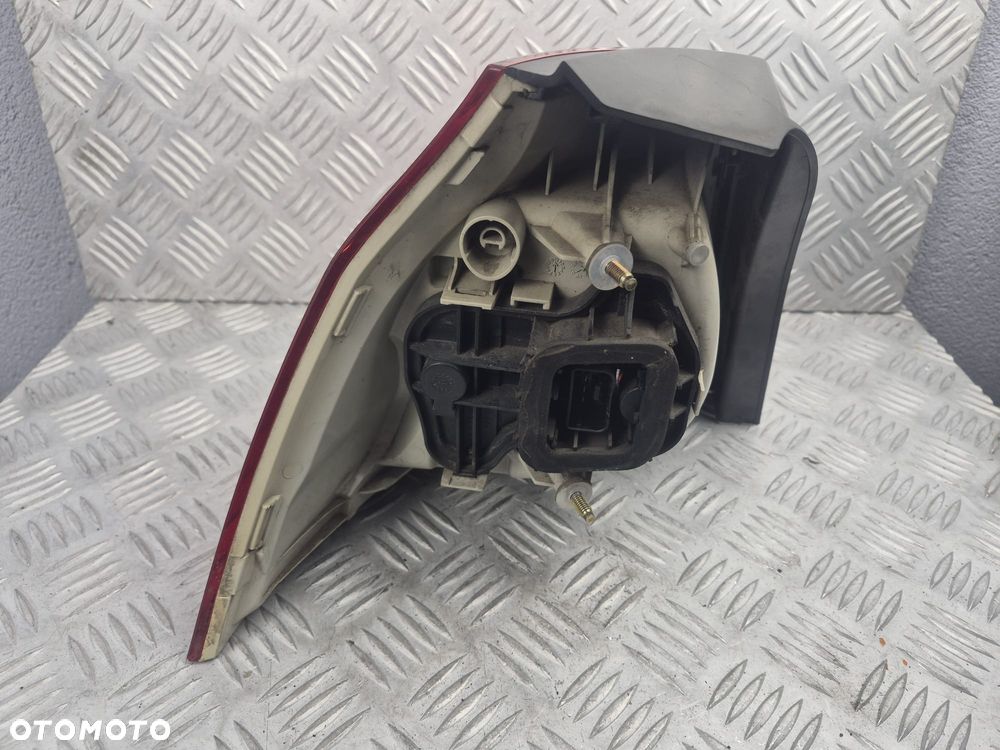 Lampa tylna strona lewa Volkswagen Golf V 1K6945095E - 5