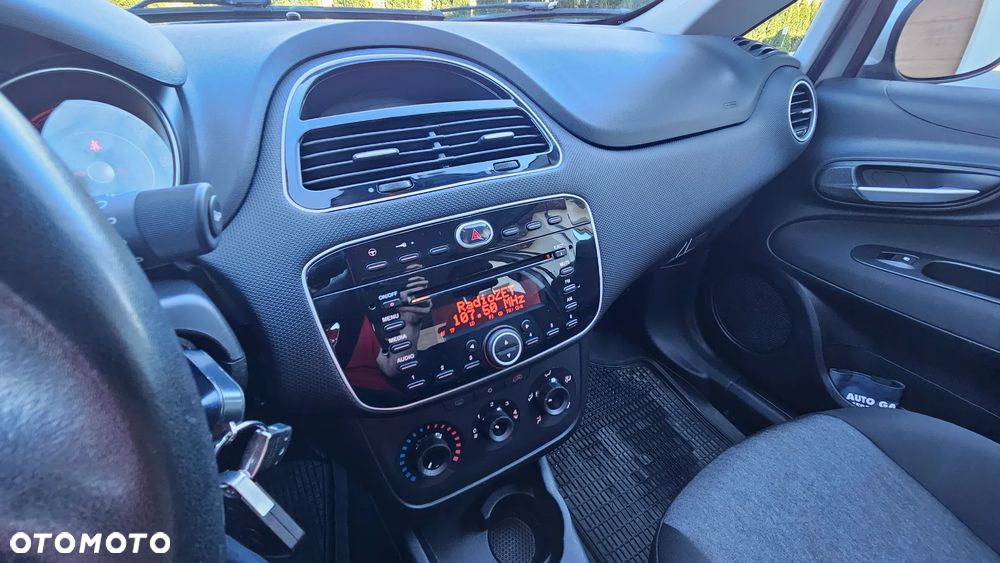 Fiat Punto 1.2 Young - 16