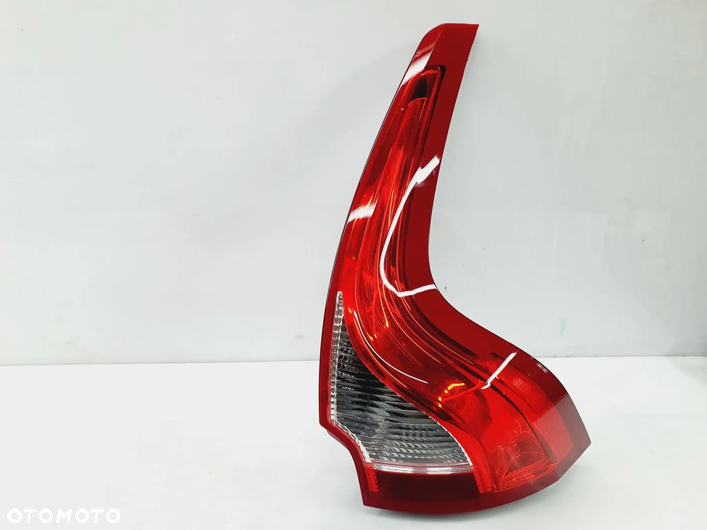 VOLVO XC60 I 2009 -2018 LAMPA TYŁ PRAWA LIFT ORYGINAŁ EU 31323035