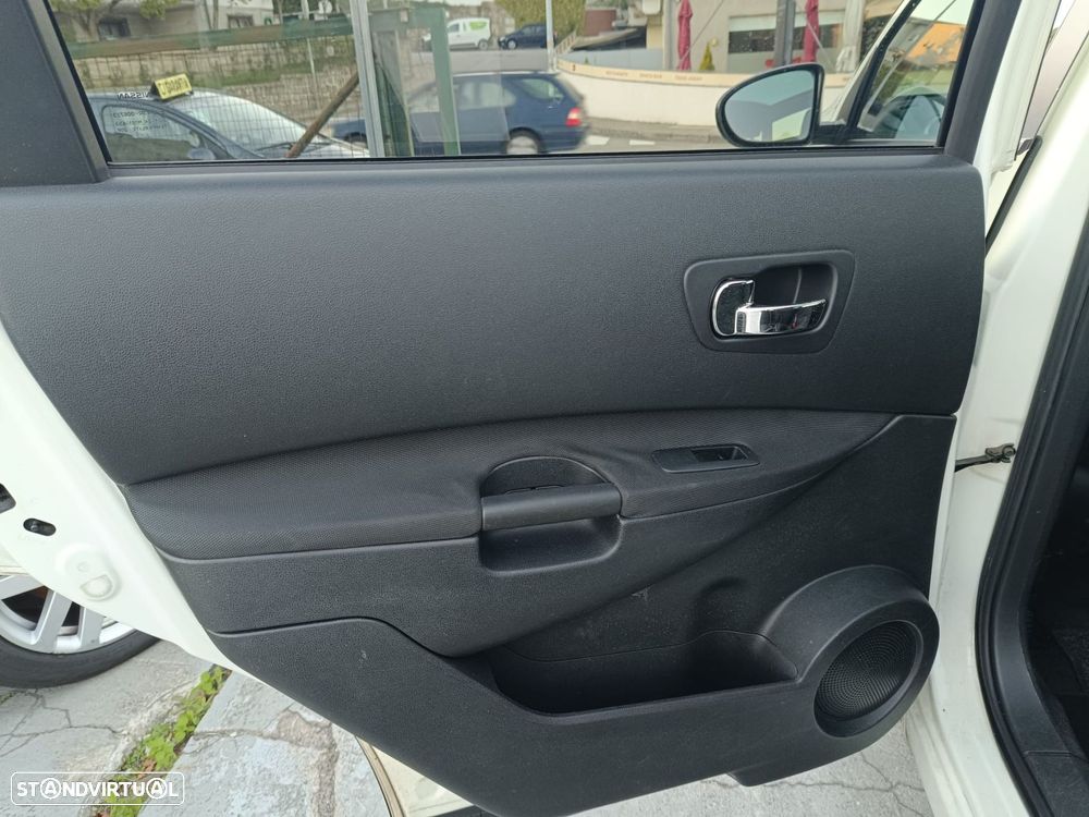 Nissan Qashqai +2 1.5 dCi Tekna Sport 17 - 4