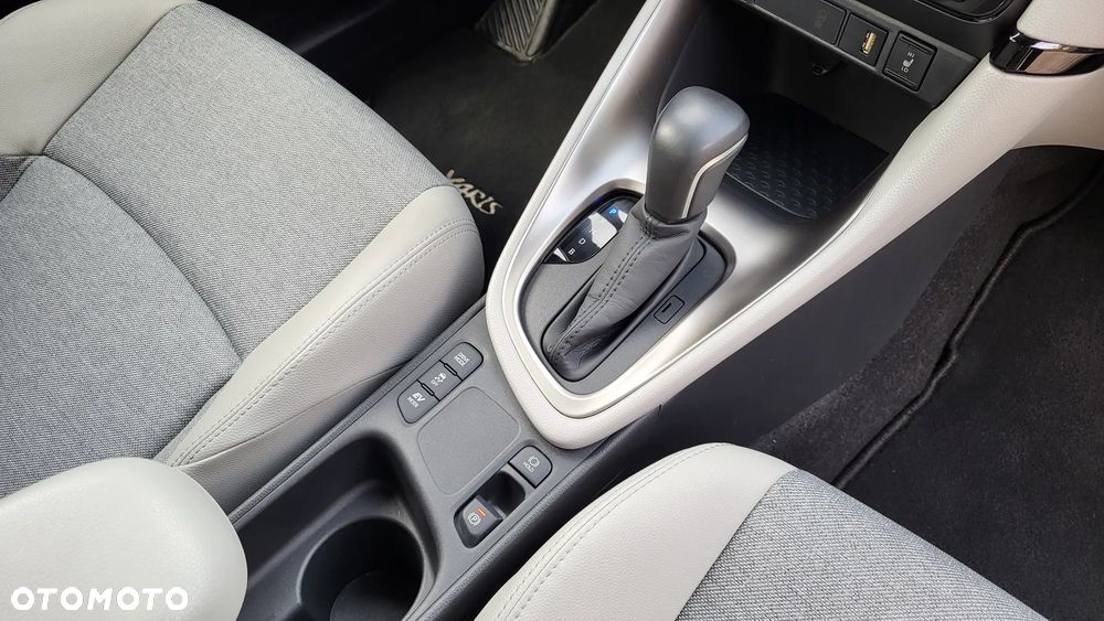 Toyota Yaris Hybrid 1.5 Executive - 27