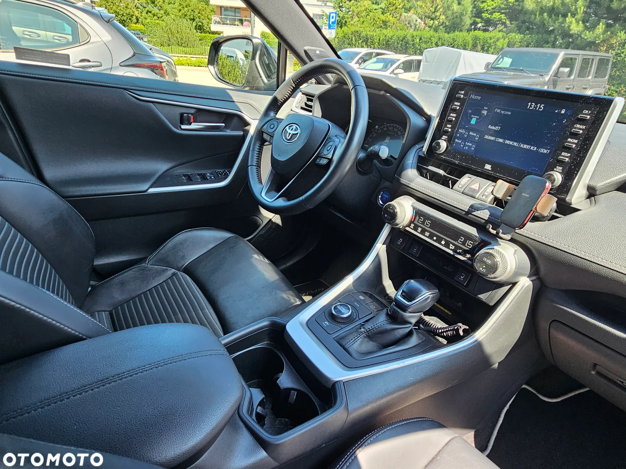 Toyota RAV4 2.5 Hybrid Black Edition by JBL 4x4 - 9
