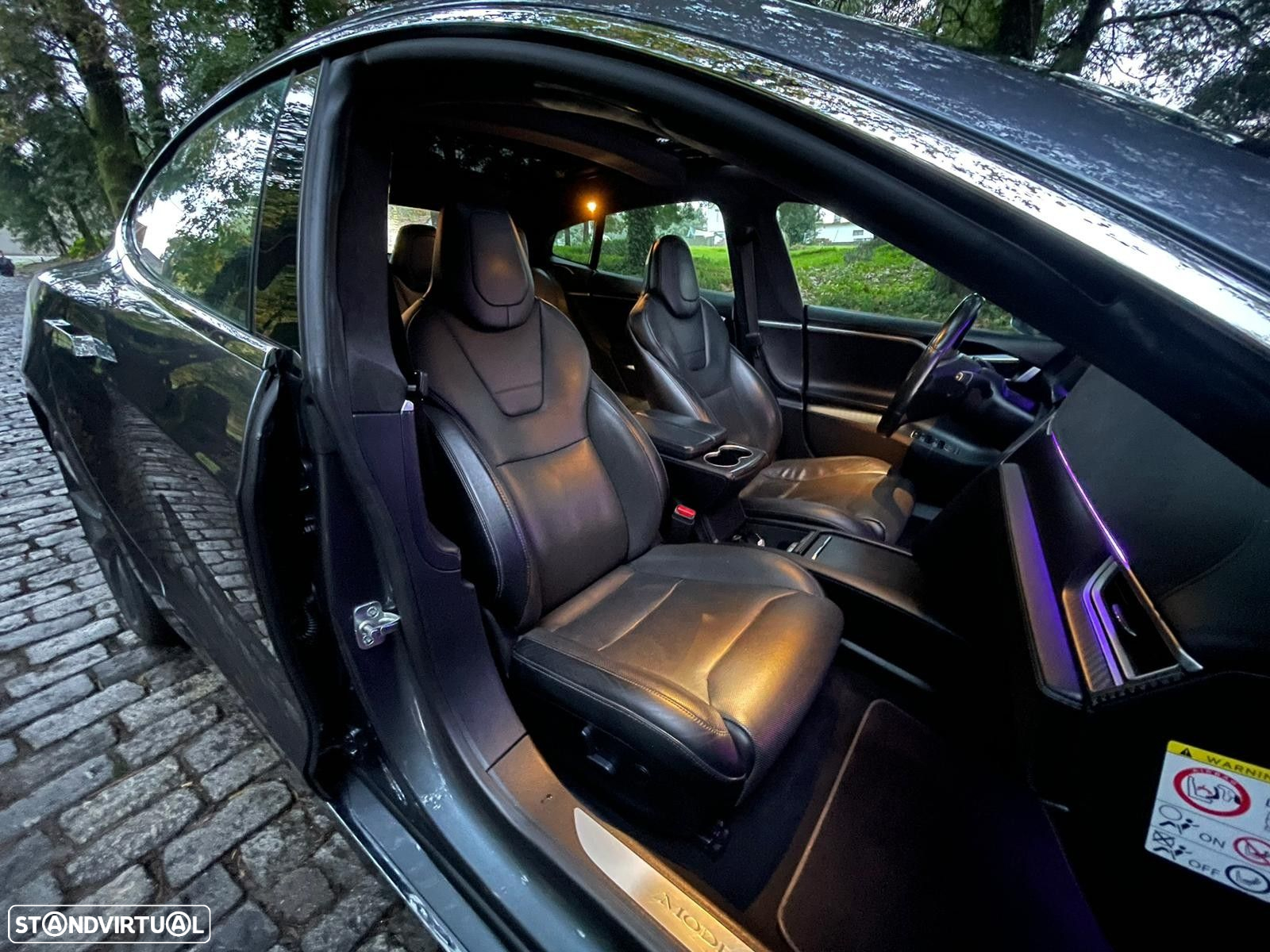 Tesla Model S 90D - 34