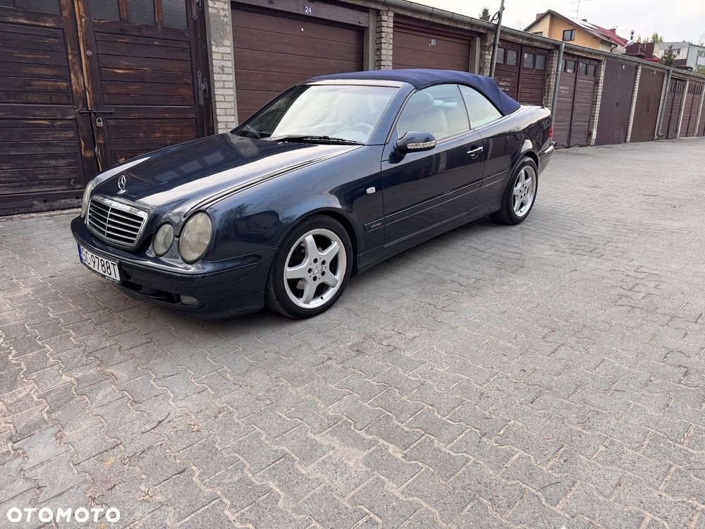 Mercedes-Benz CLK - 27