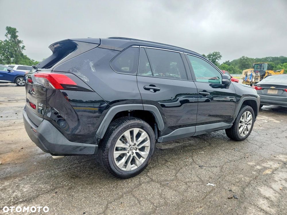 Toyota RAV4 - 3