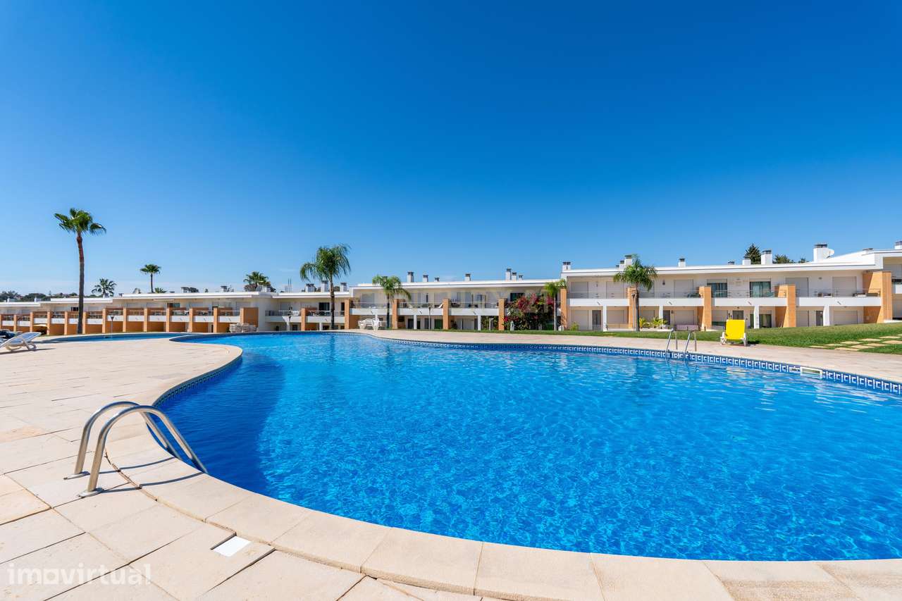 Apartamento Duplex em condomínio privado com piscina, e grande zona ve - Grande imagem: 2/33