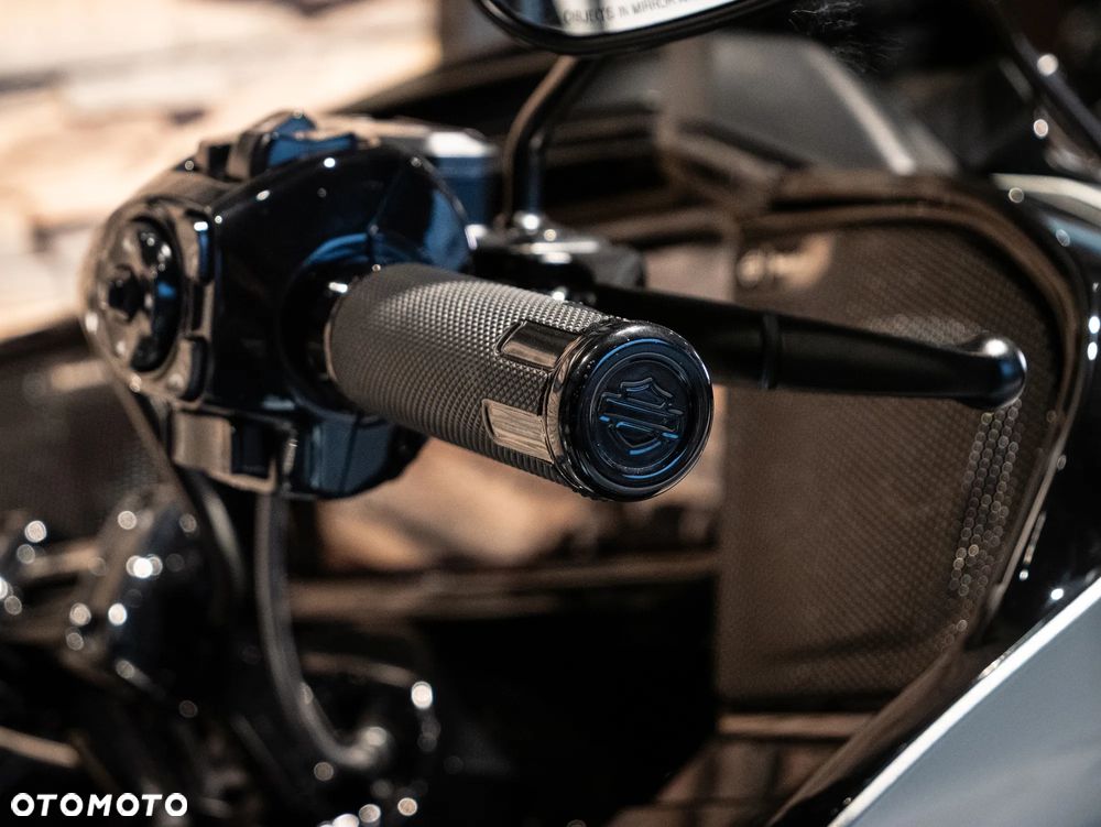 Harley-Davidson Touring Road Glide - 18