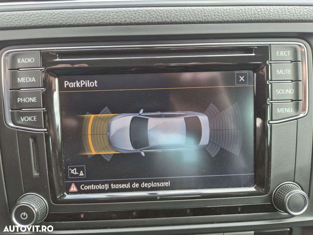 Volkswagen Jetta 2.0 TDI Comfortline - 14