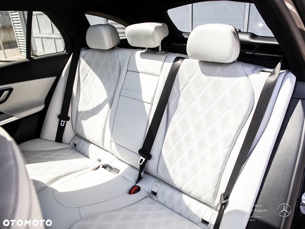 Mercedes-Benz Klasa E 300 de PHEV 4-Matic AMG 9G-Tronic - 9