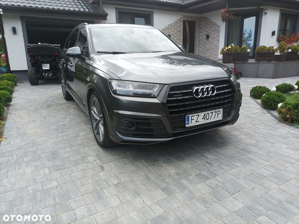 Audi Q7 - 1
