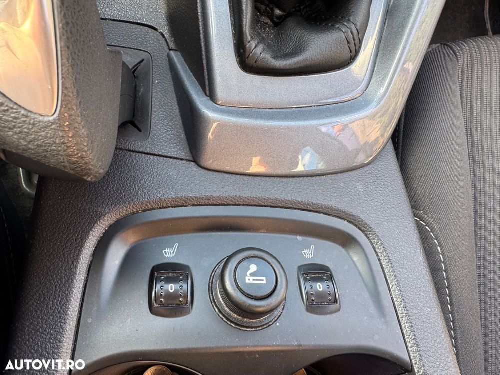 Ford Focus 1.6 TDCI DPF Champions Edition - 18