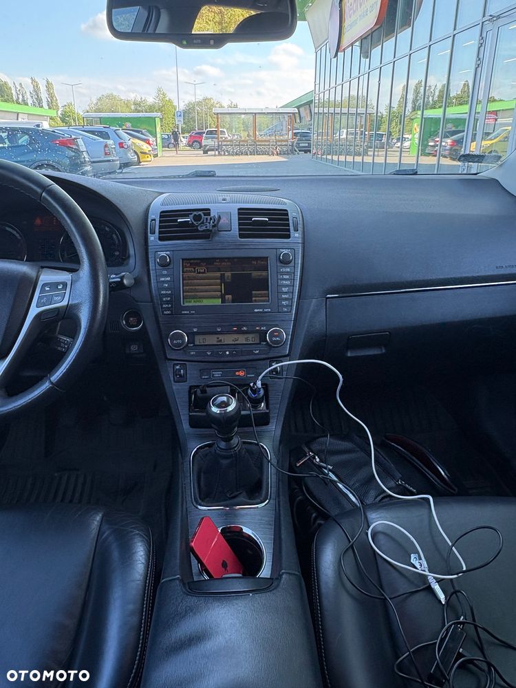 Toyota Avensis 2.2 D-CAT Premium - 17