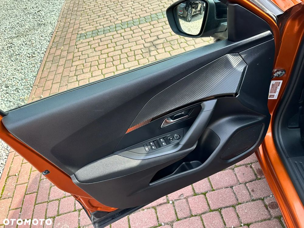 Peugeot 2008 PureTech 130 EAT8 Allure - 21